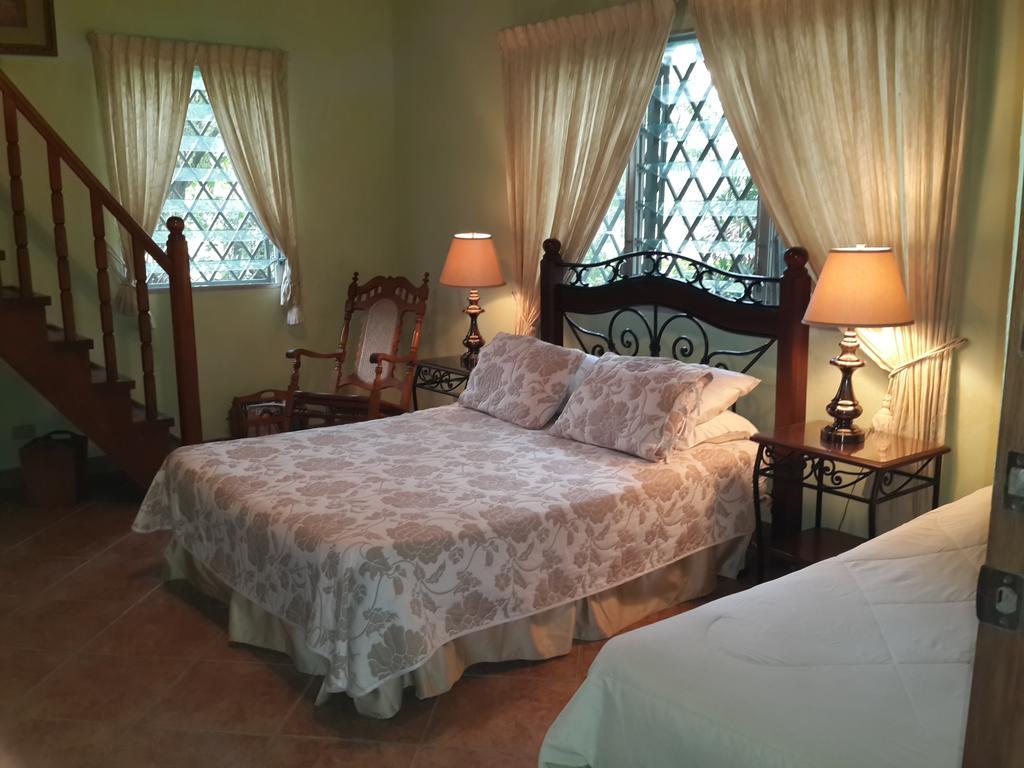 Park Eden Bed & Breakfast Los Llanitos 客房 照片